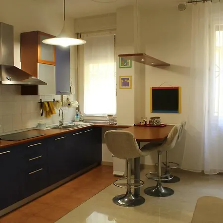 Carbonara Apartment *
